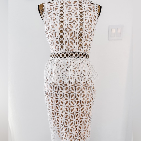 Midi lace boutique dress - Picture 2 of 5